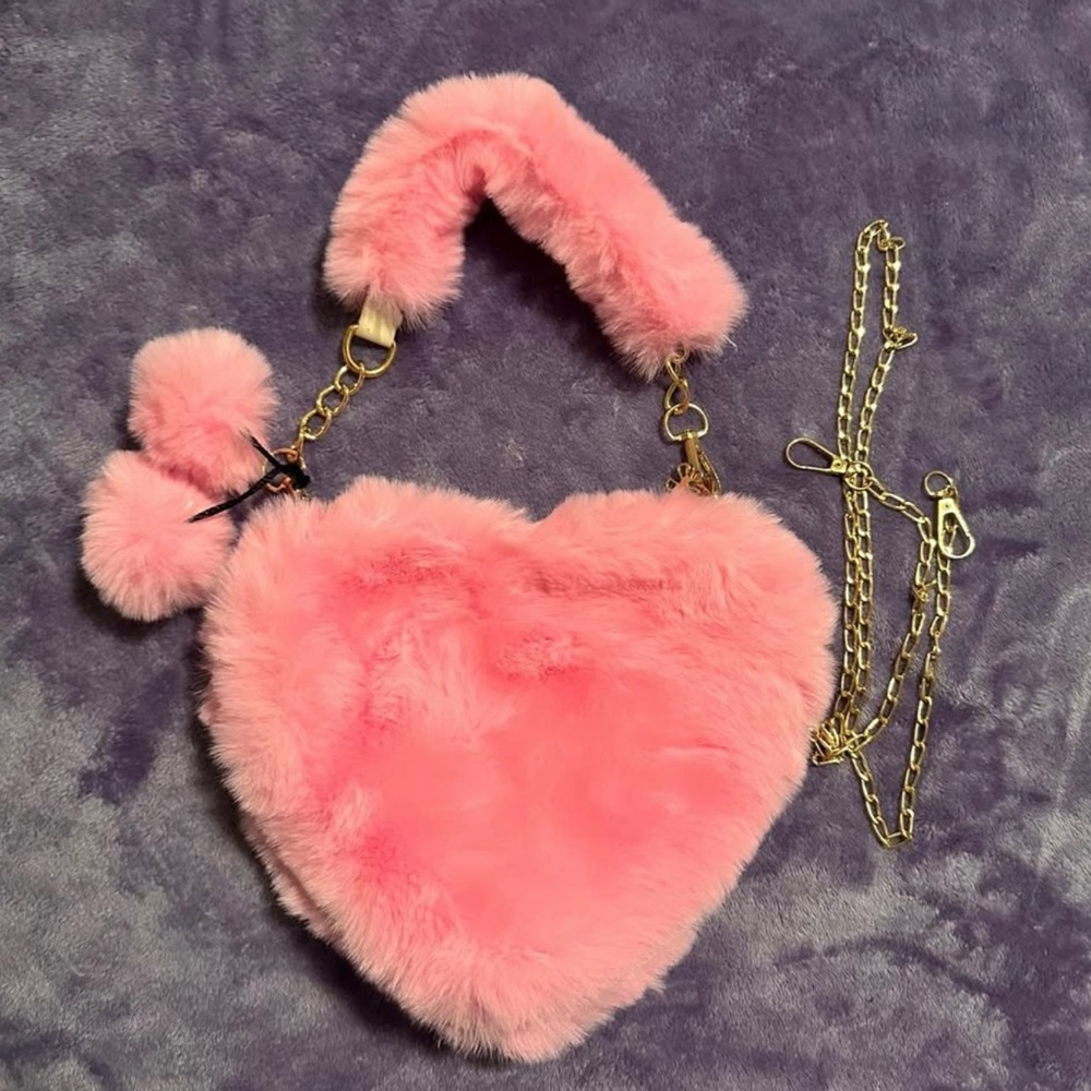 Pink Heart-Shaped Faux Fur Bag with Gold Chain - Picture 1 of 4